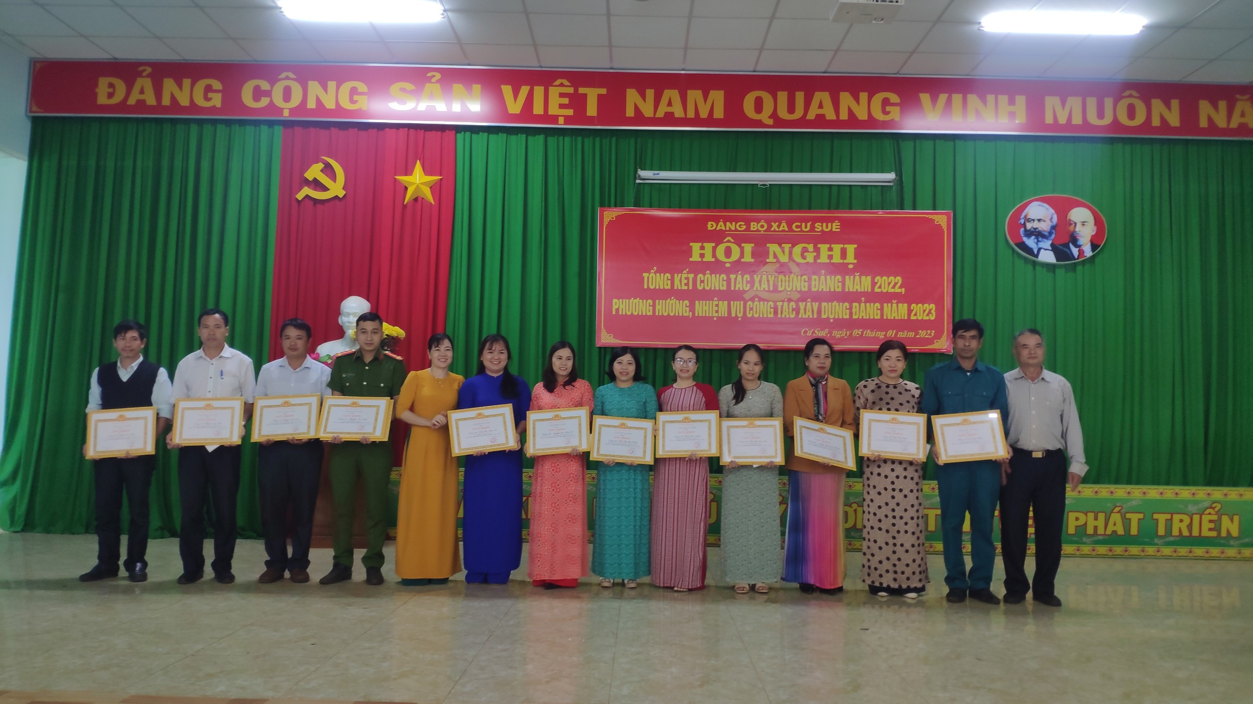 Tong ket dang bo cu sue 8
